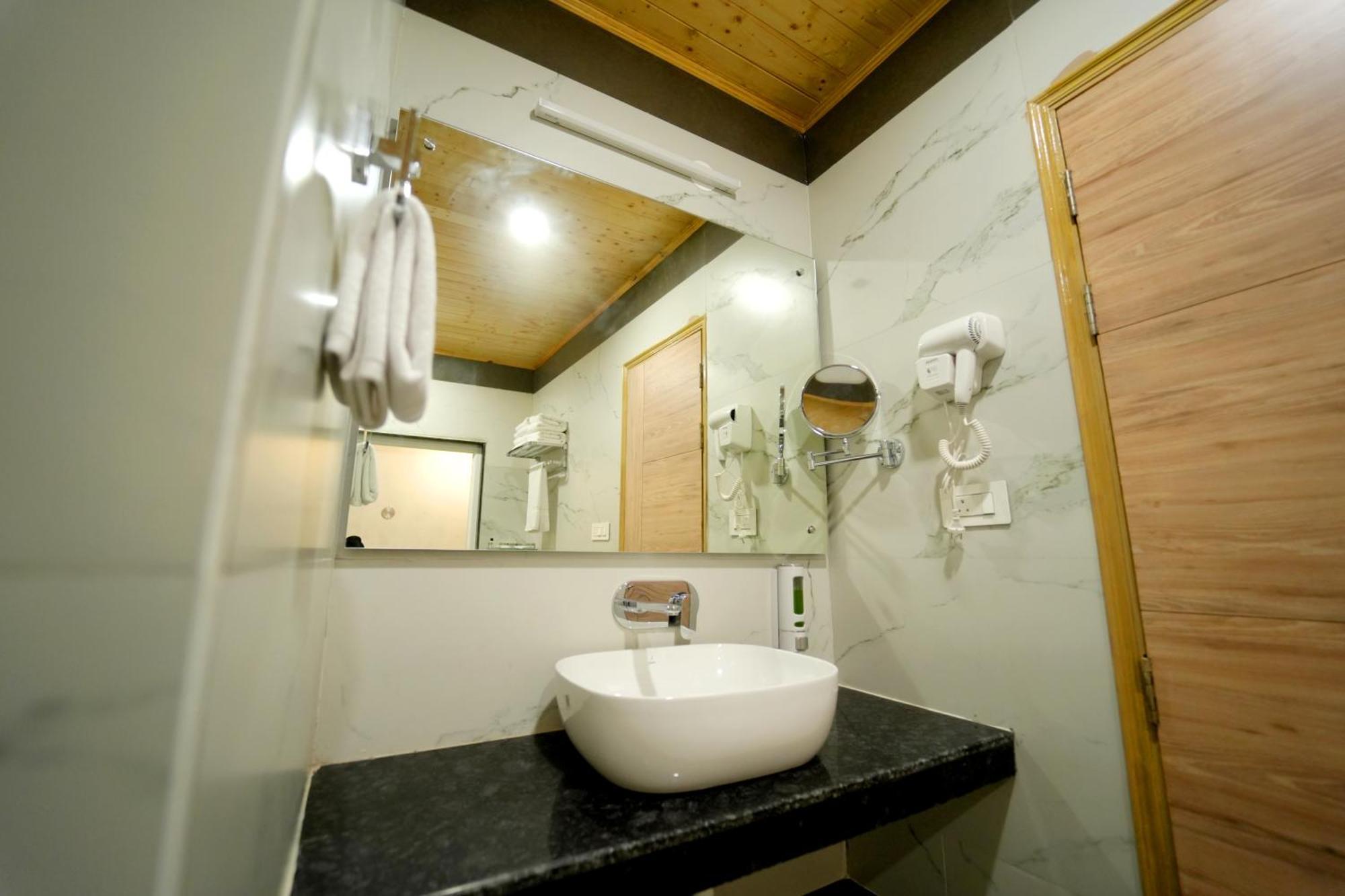 Dn Resort Dharamshala McLeod Ganj Exterior foto